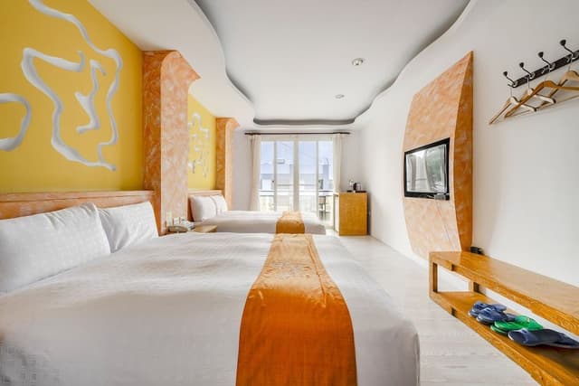Superior Quadruple Room, Bathtub