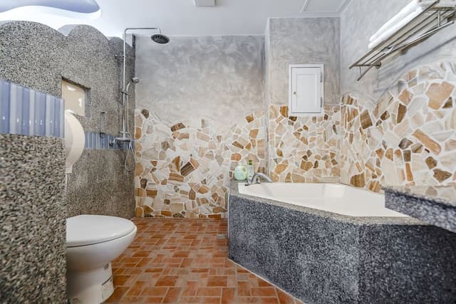 Superior Double Room, Bathtub