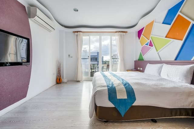 Superior Double Room, Bathtub