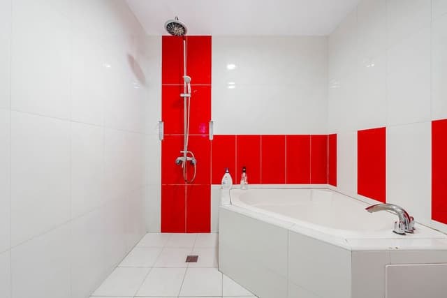 Superior Quadruple Room, Bathtub
