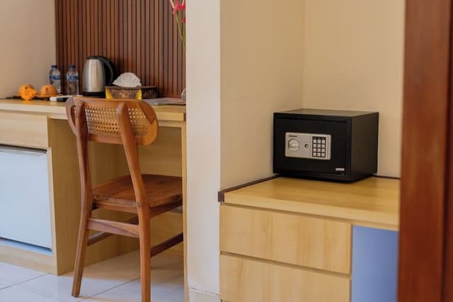 Deluxe Double Room, 1 Bedroom, Pool View, Ground Floor