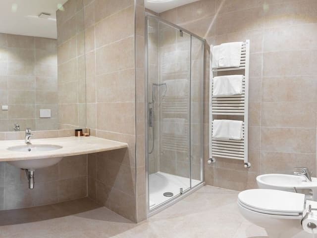 Suite, City View