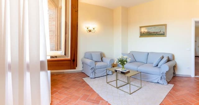 Suite, City View