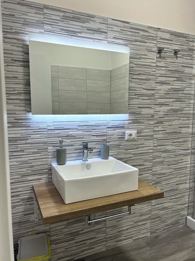 New Suite and kitchen S2