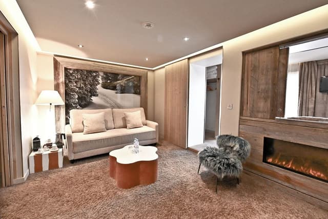 Suite, Mountain View