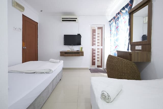 Standard Twin Room