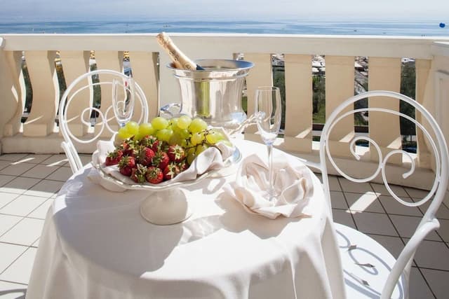 Superior Large con Balcone Vista Mare