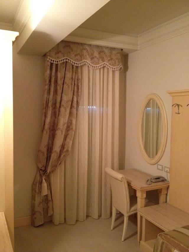 Single Room, Balcony