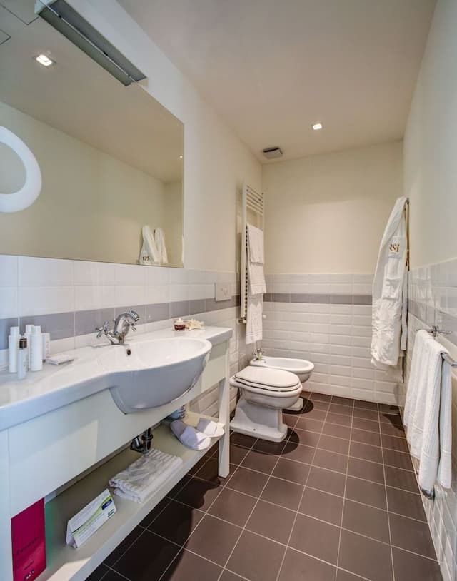 Presidential Suite, Jetted Tub