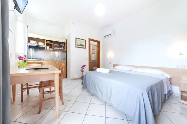Studio, Kitchenette, Garden Area