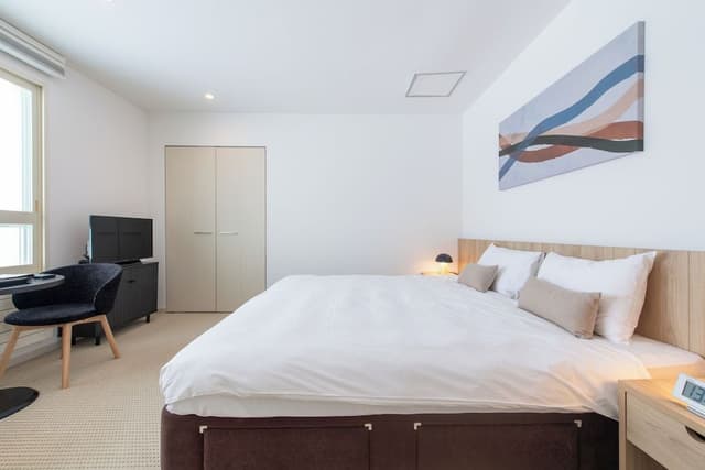2 Bedroom Suite