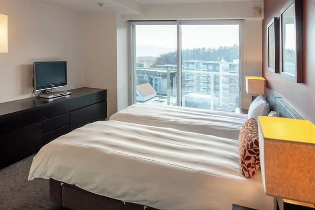 3 Bedroom Penthouse Suite S502
