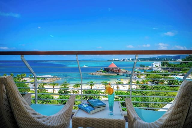 Superior Twin Beach View for 4 people