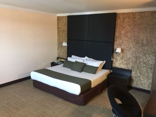 Legend Suite