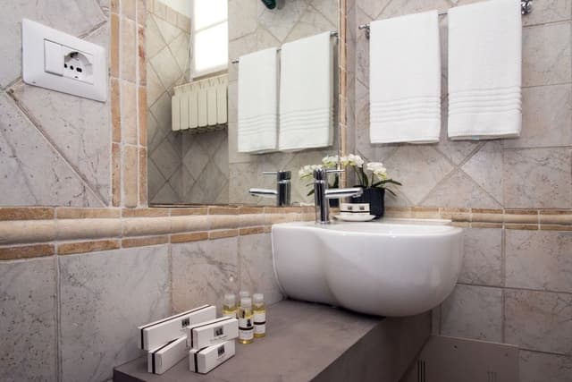 Superior Suite, Annex Building