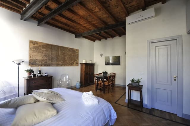 Superior Suite, Annex Building