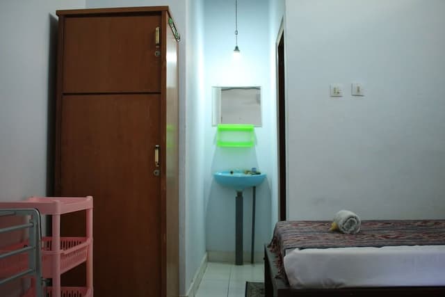 Economy Twin Room