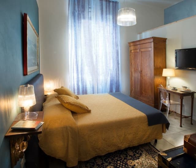 Comfort Double Room, Private Bathroom, City View