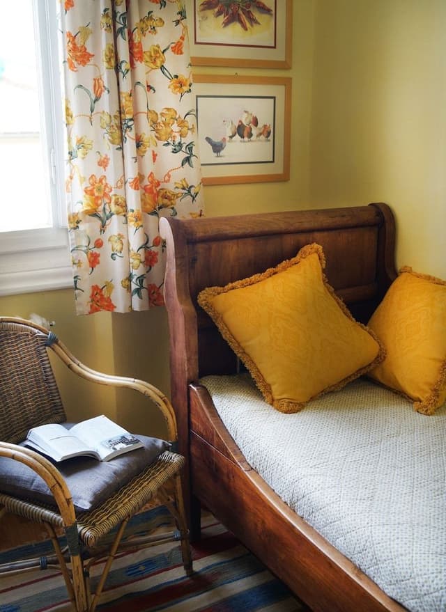Club Single Room, 1 Twin Bed, Shared Bathroom, City View