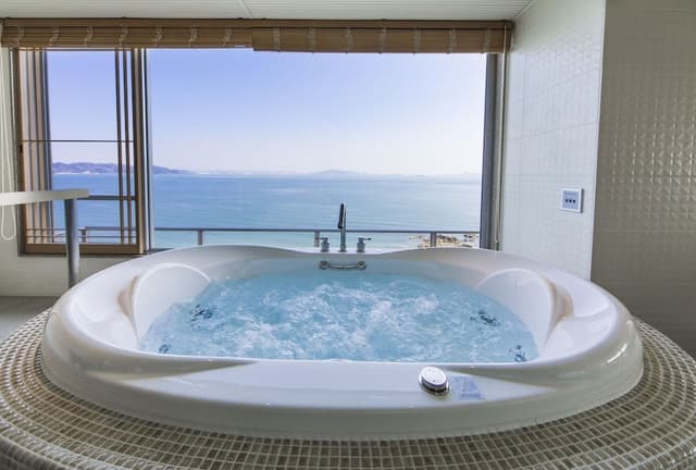 View Bath Suite with Jetted Tub, Non Smoking (81sqm) - 508