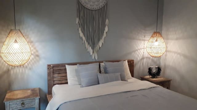 Superior Room, 1 King Bed, Pool View