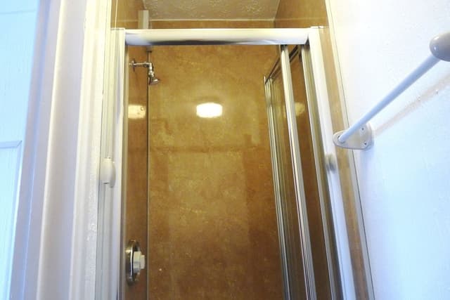 Twin Room, Ensuite, Harbor View (Room4)