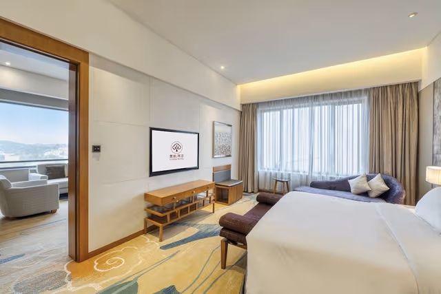 Deluxe Suite
