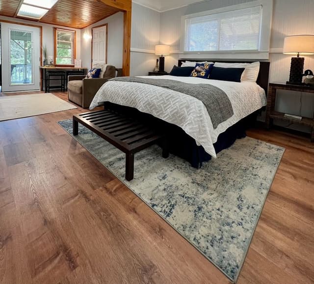 Nene Studio: 1 King + Kitchenette + Pvt Entrance + Lanai