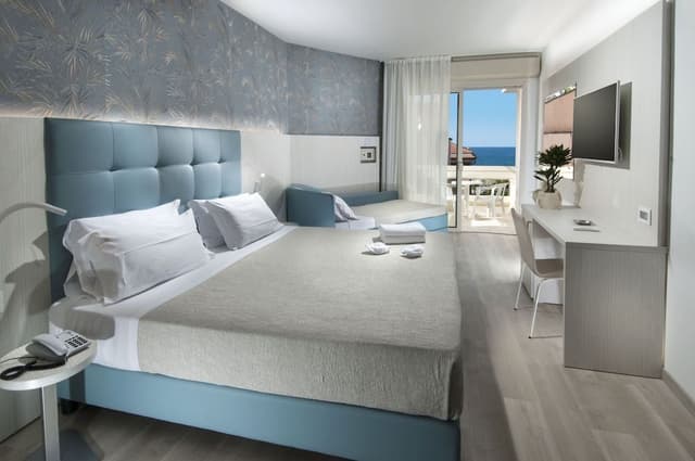 Triple Room, Balcony
