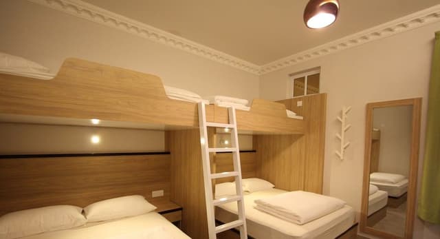 Family Room, Multiple Beds
