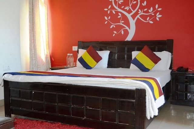 Deluxe Double Room, 1 Queen Bed, Private Bathroom