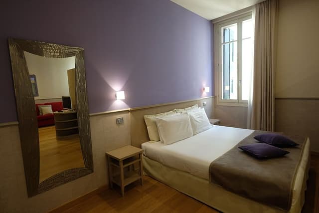 Traditional Studio (Grecale)