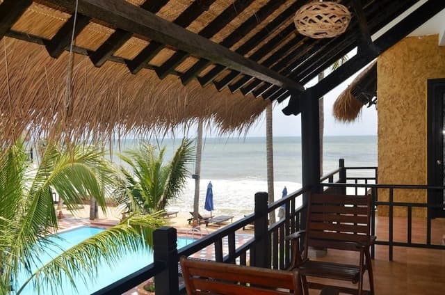 Superior Twin Room, 2 Queen Beds, Pool View