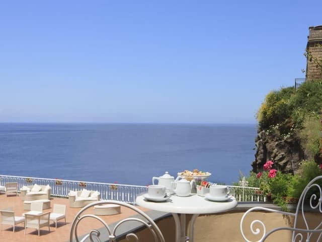 TRIPLE – FRONT SEA VIEW BALCONY