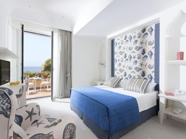 DELUXE – FRONT SEA VIEW BALCONY