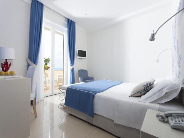 EXECUTIVE – FRONT SEA VIEW TERRACE