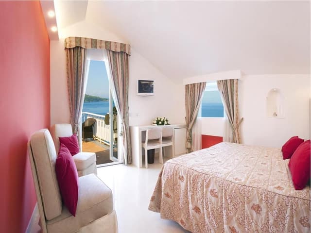 EXECUTIVE – FRONT SEA VIEW TERRACE