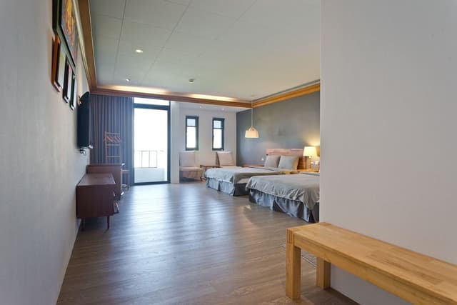 Deluxe Quadruple Room (2F)
