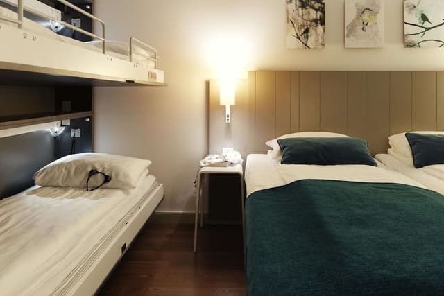 Family Room (2 single beds+wallbed)