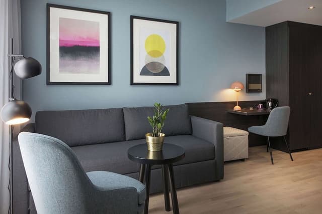 Family Room (Superior)