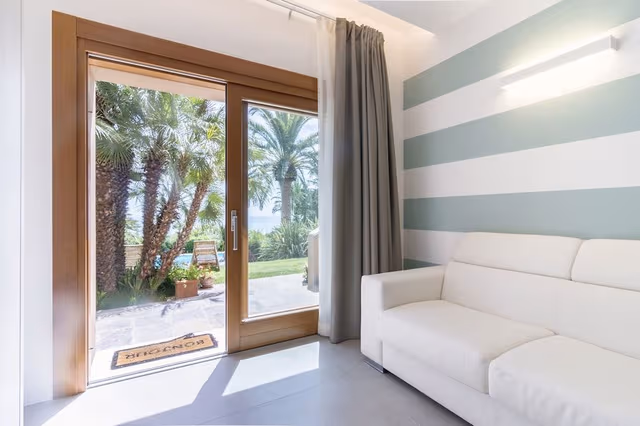 Studio Suite, Sea View