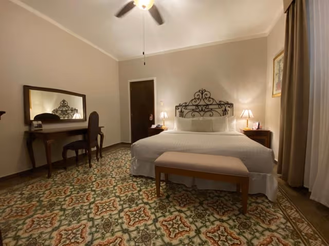 Deluxe King Studio