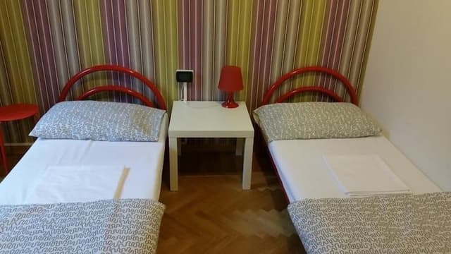 Economy Twin Room, 2 Twin Beds, Ensuite, Ground Floor