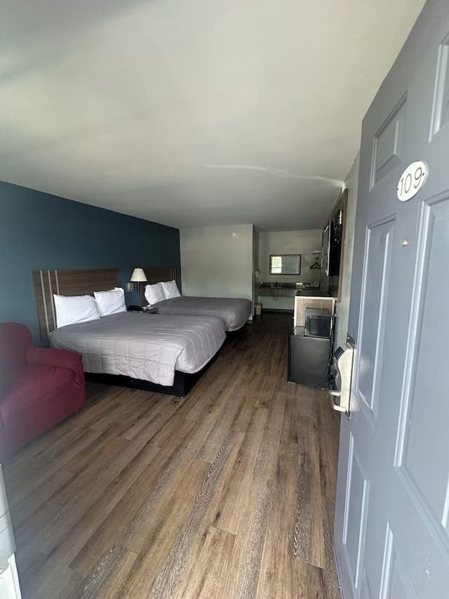 Standard Room, 2 Double Beds, Non Smoking