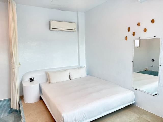 Deluxe Double Room, 1 King Bed, Mountain View