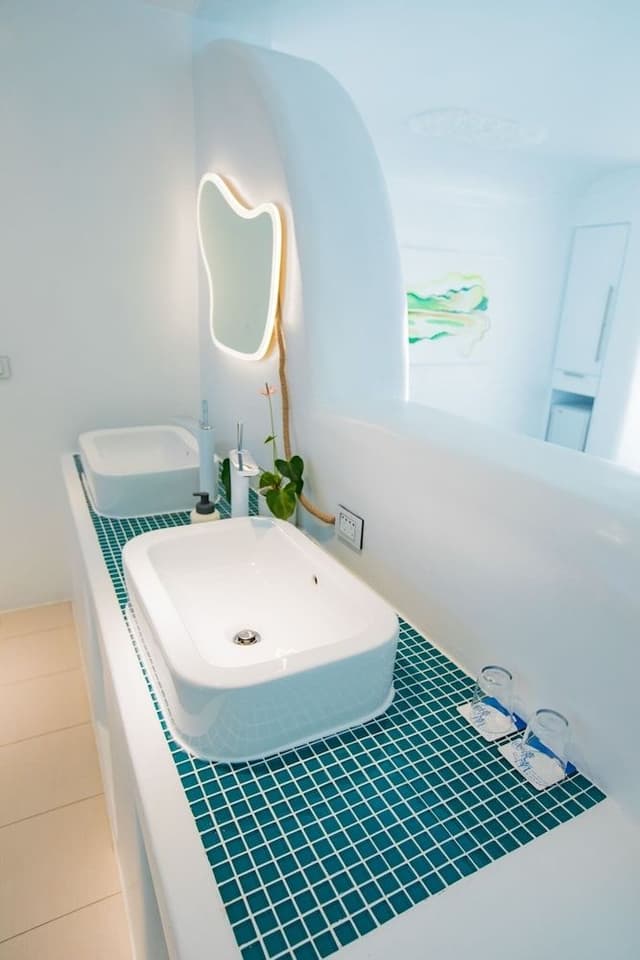 Deluxe Double Room, 1 King Bed, Balcony, Ocean View