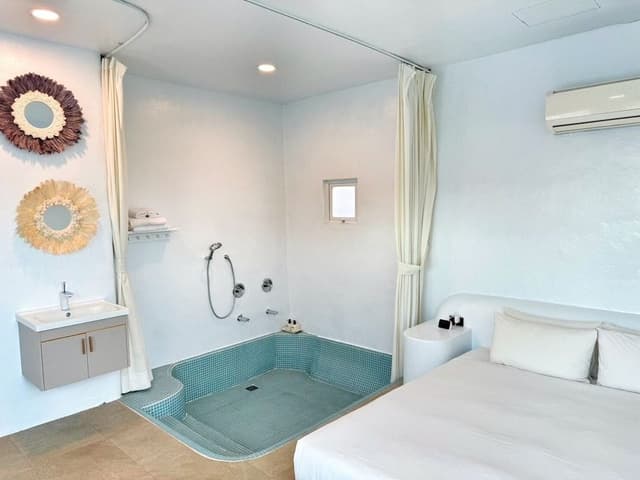 Deluxe Double Room, 1 King Bed, Mountain View