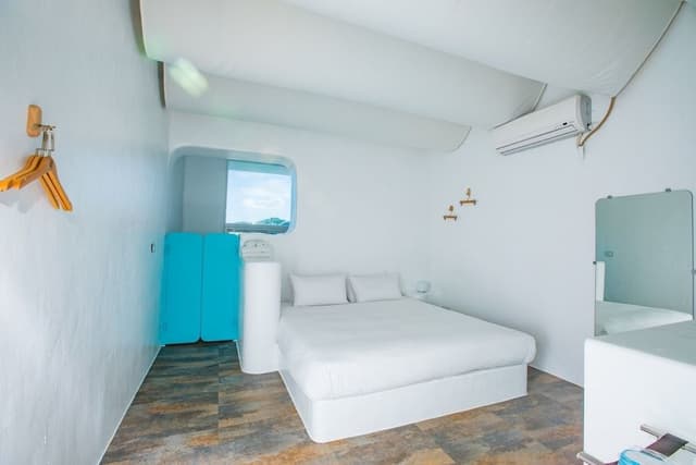 Deluxe Double Room, 1 King Bed, Mountain View