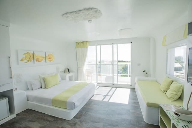 Deluxe Double Room, 1 King Bed, Balcony, Ocean View