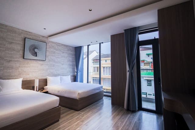 Superior Quadruple Room, City View
